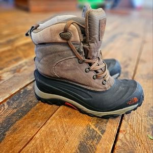 The North Face Primaloft Women winter boots Size 7.5